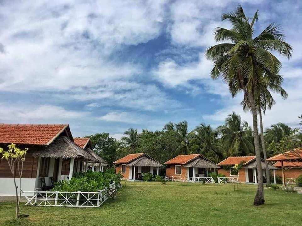 Windy Beach Cabanas คัลพิทิยา ภายนอก รูปภาพ